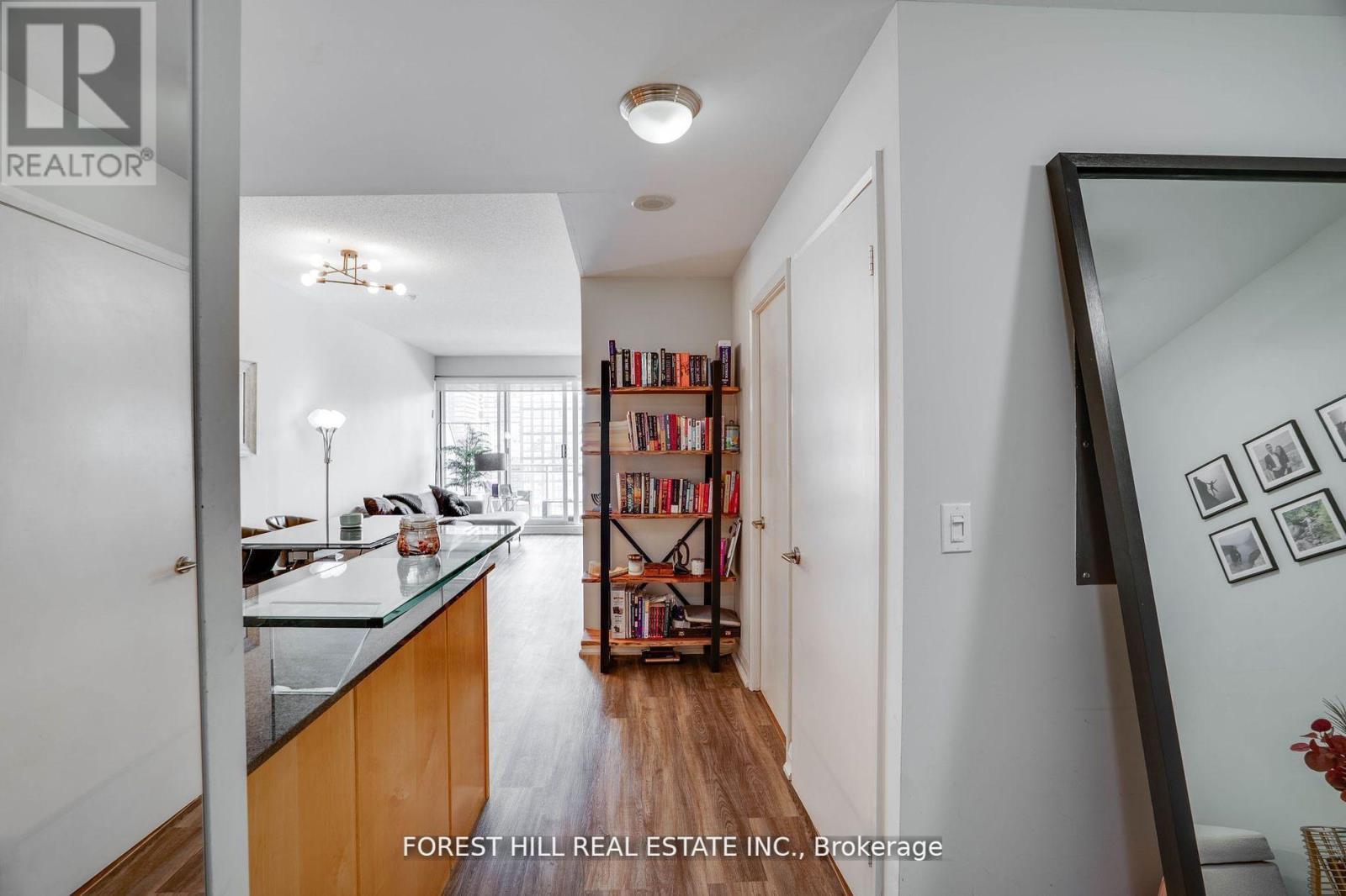 1803 - 220 Victoria Street, Toronto, Ontario  M5B 2R6 - Photo 7 - C12454568