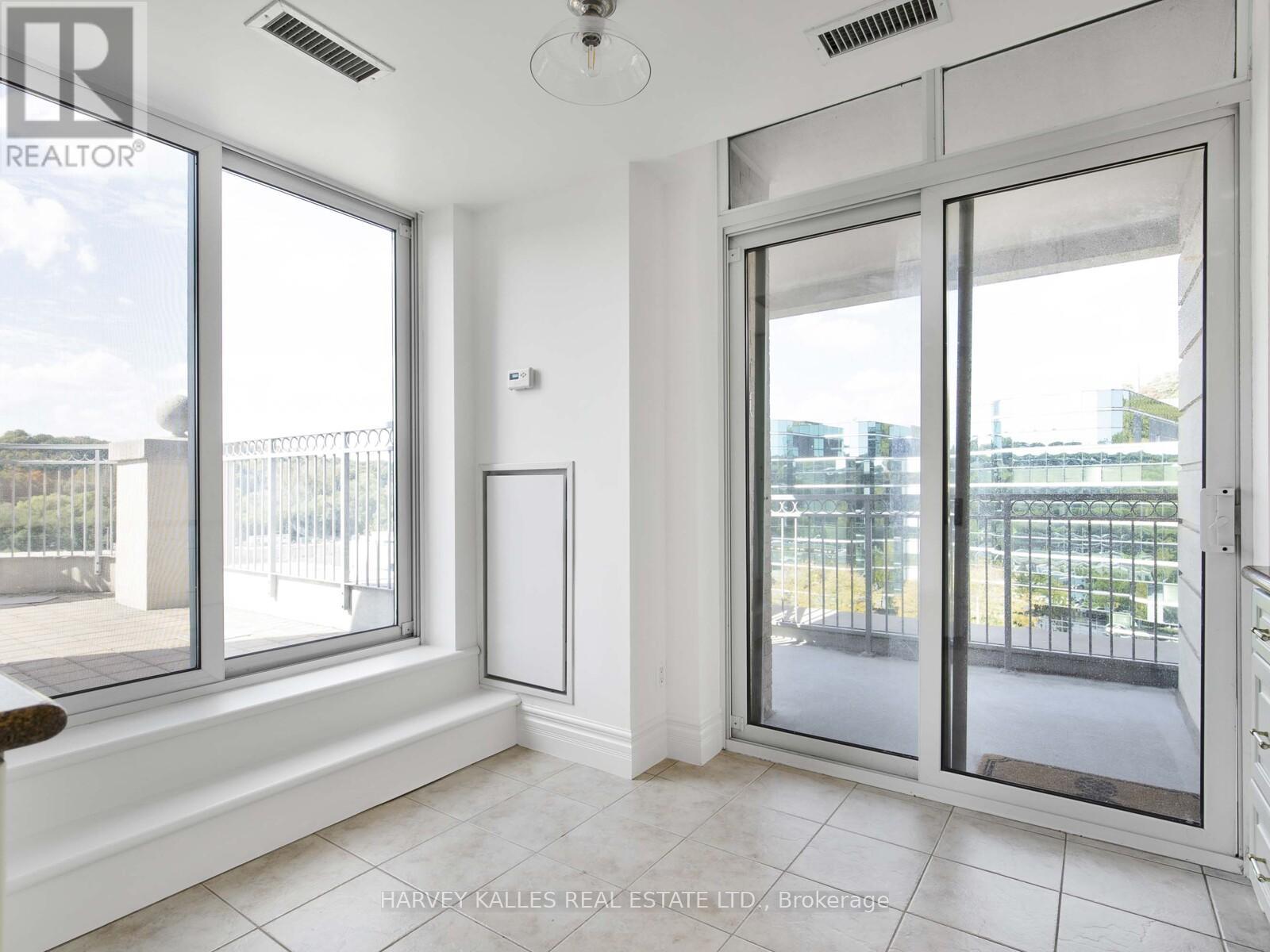 706 - 10 Old York Mills Road, Toronto, Ontario  M2P 2G9 - Photo 11 - C12454594
