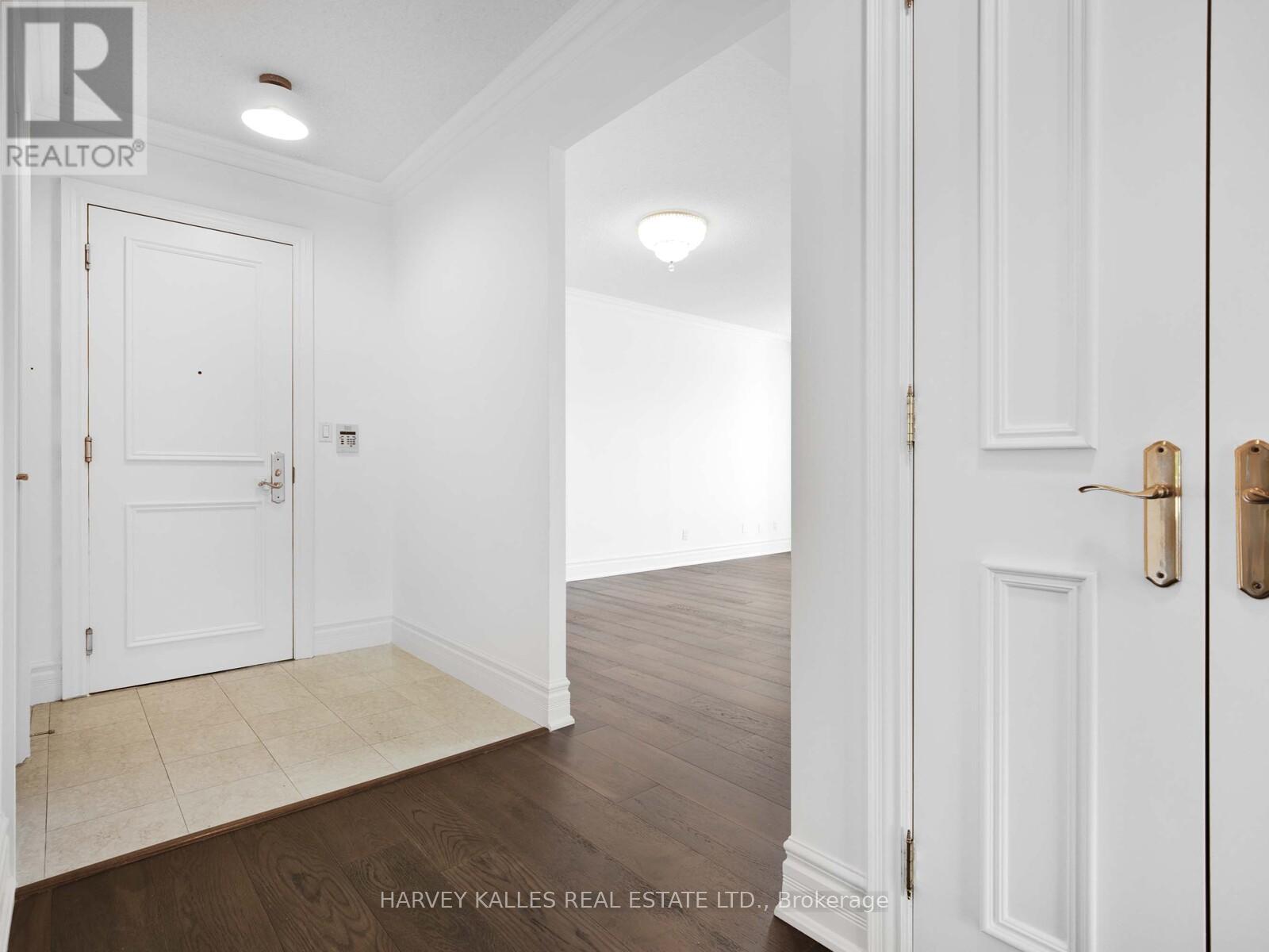 706 - 10 Old York Mills Road, Toronto, Ontario  M2P 2G9 - Photo 3 - C12454594