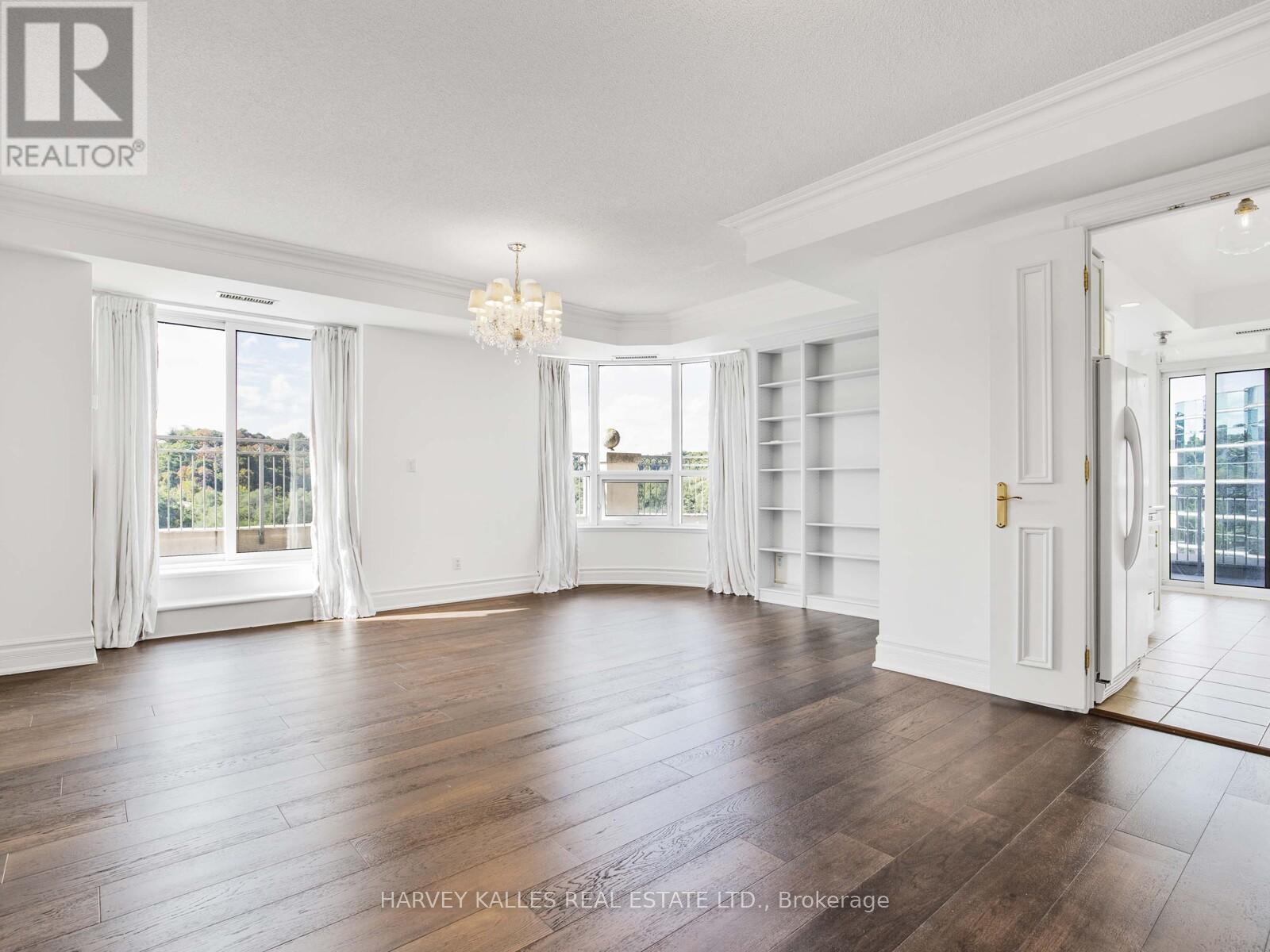 706 - 10 Old York Mills Road, Toronto, Ontario  M2P 2G9 - Photo 5 - C12454594