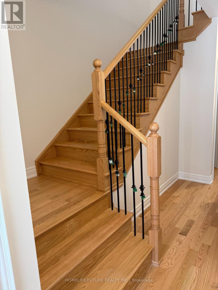 2980 Gatestone Path, Pickering, Ontario  L1X 0R4 - Photo 3 - E12454476