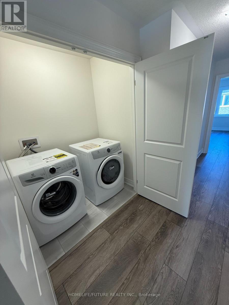 2980 Gatestone Path, Pickering, Ontario  L1X 0R4 - Photo 4 - E12454476