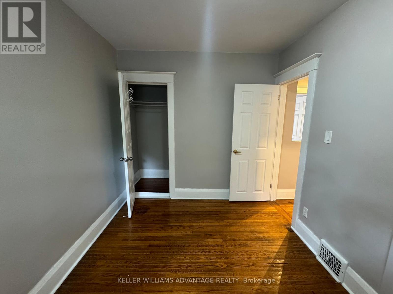 Main&up - 211 Golfview Avenue, Toronto, Ontario  M4E 2K8 - Photo 12 - E12454489
