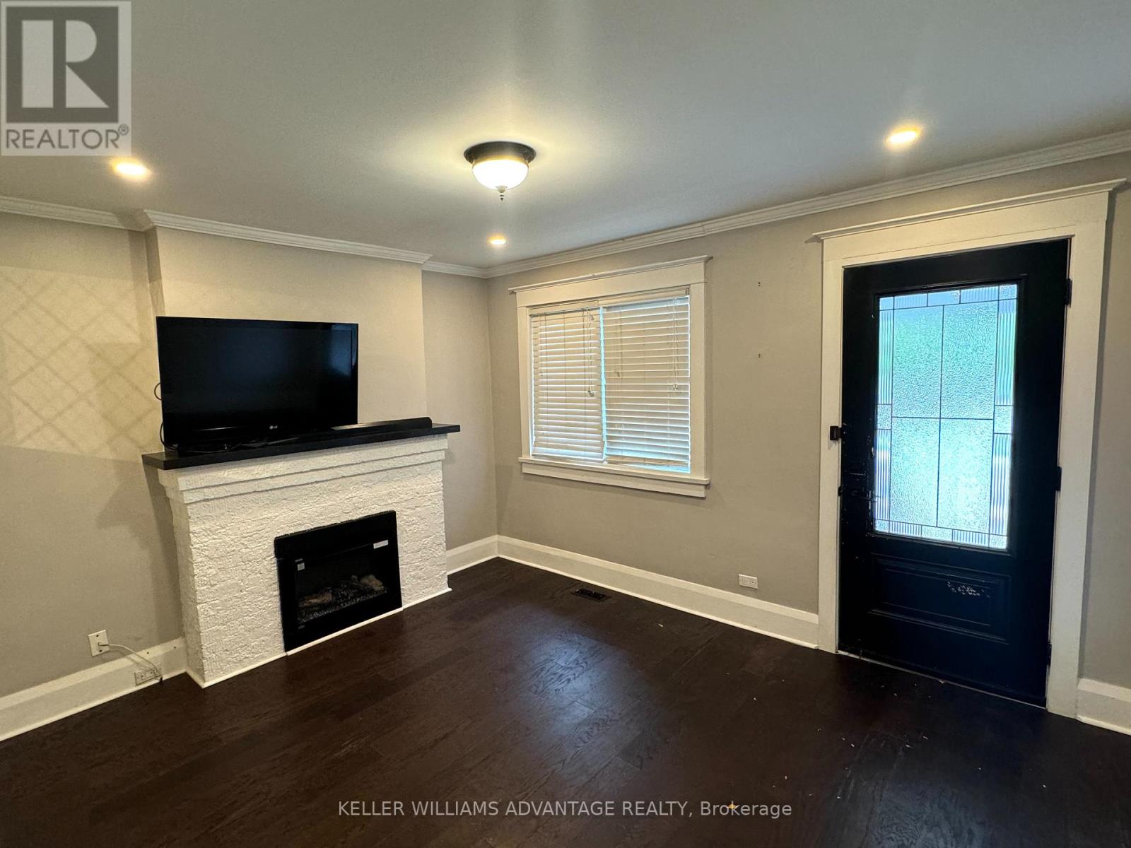 Main&up - 211 Golfview Avenue, Toronto, Ontario  M4E 2K8 - Photo 7 - E12454489