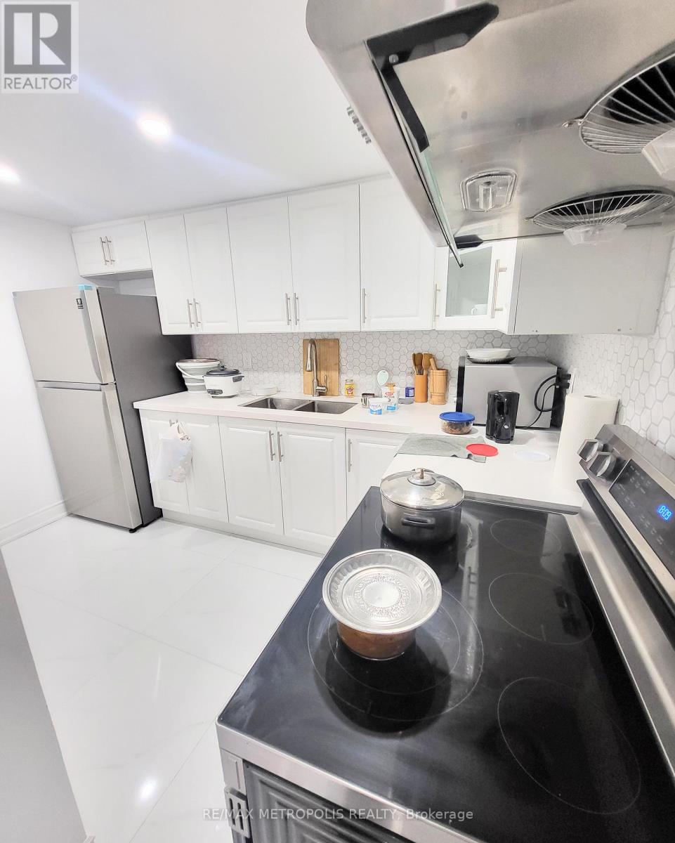 Bsmt - 40 Placentia Boulevard, Toronto, Ontario  M1S 4C5 - Photo 3 - E12454519