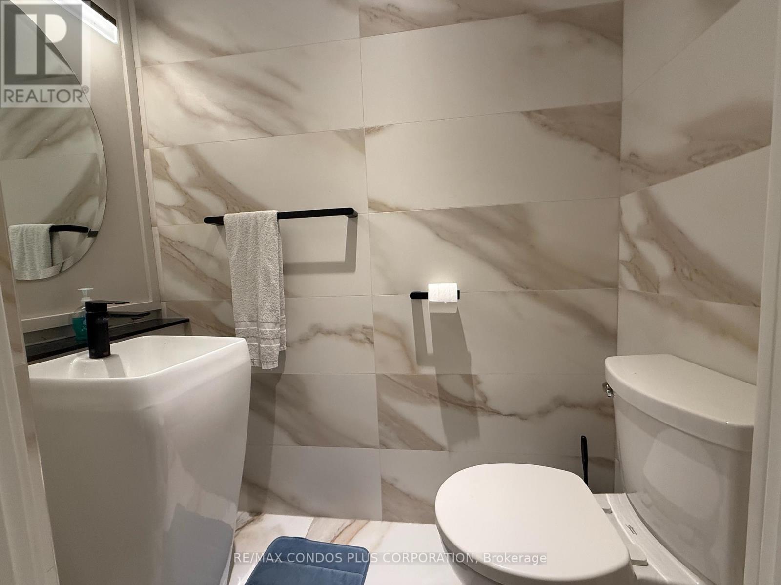 Th125 - 5 Marine Parade Drive, Toronto (Mimico), Ontario  M8V 4B4 - Photo 10 - W12450937