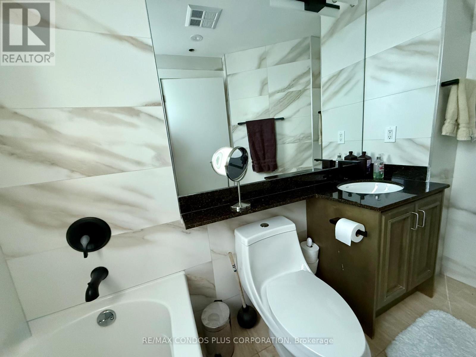 Th125 - 5 Marine Parade Drive, Toronto (Mimico), Ontario  M8V 4B4 - Photo 20 - W12450937