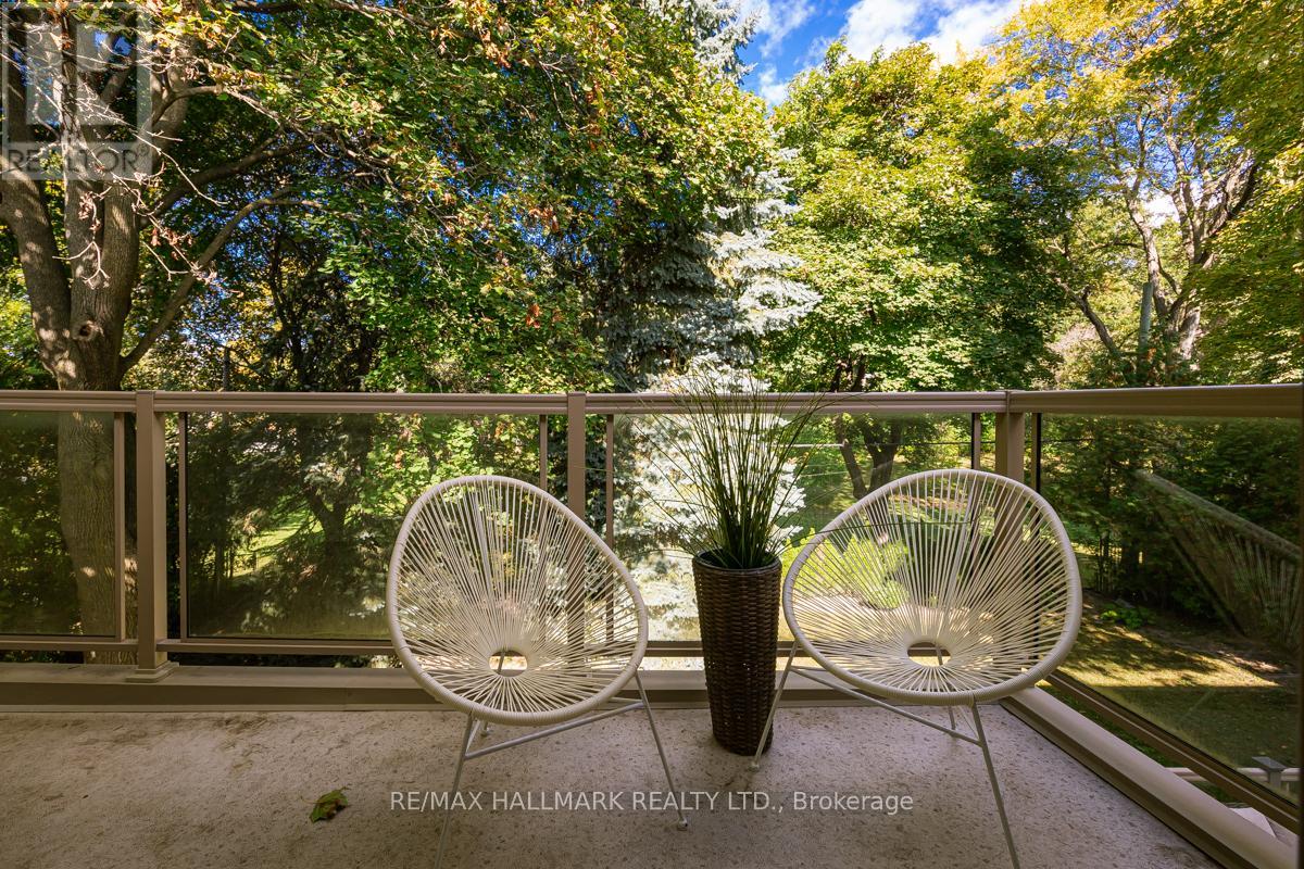 14 Ballantyne Court, Toronto, Ontario  M9A 1W9 - Photo 23 - W12454384