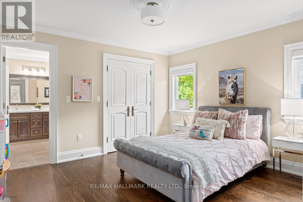 14 Ballantyne Court, Toronto, Ontario  M9A 1W9 - Photo 31 - W12454384