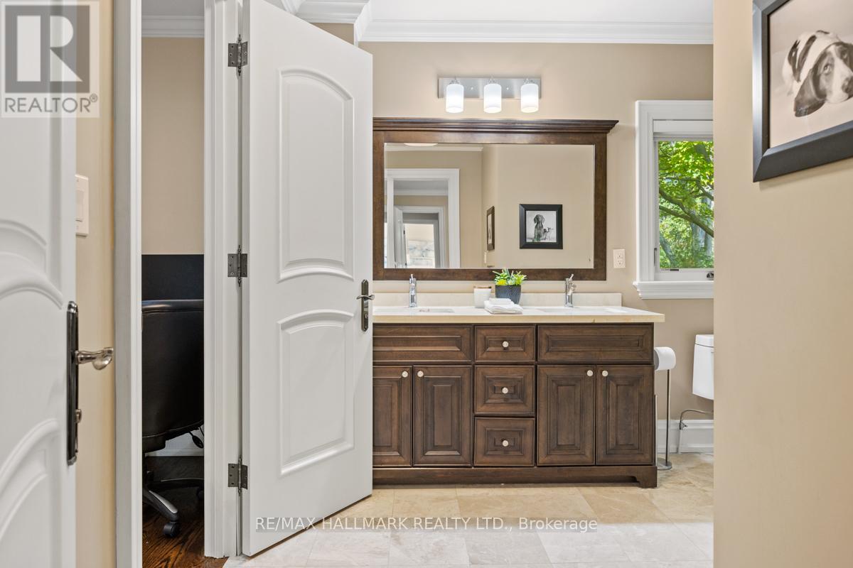14 Ballantyne Court, Toronto, Ontario  M9A 1W9 - Photo 33 - W12454384