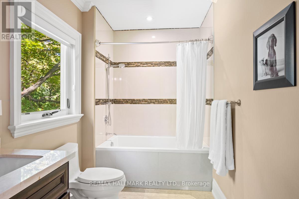 14 Ballantyne Court, Toronto, Ontario  M9A 1W9 - Photo 34 - W12454384