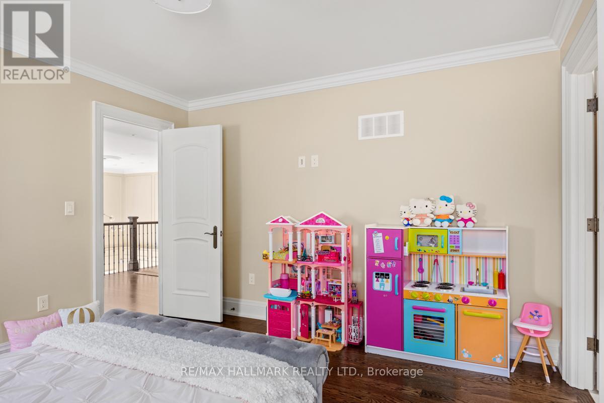14 Ballantyne Court, Toronto, Ontario  M9A 1W9 - Photo 32 - W12454384