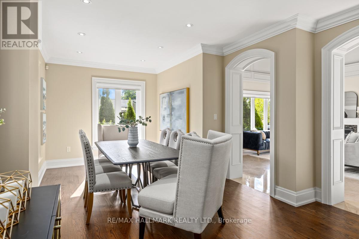 14 Ballantyne Court, Toronto, Ontario  M9A 1W9 - Photo 6 - W12454384