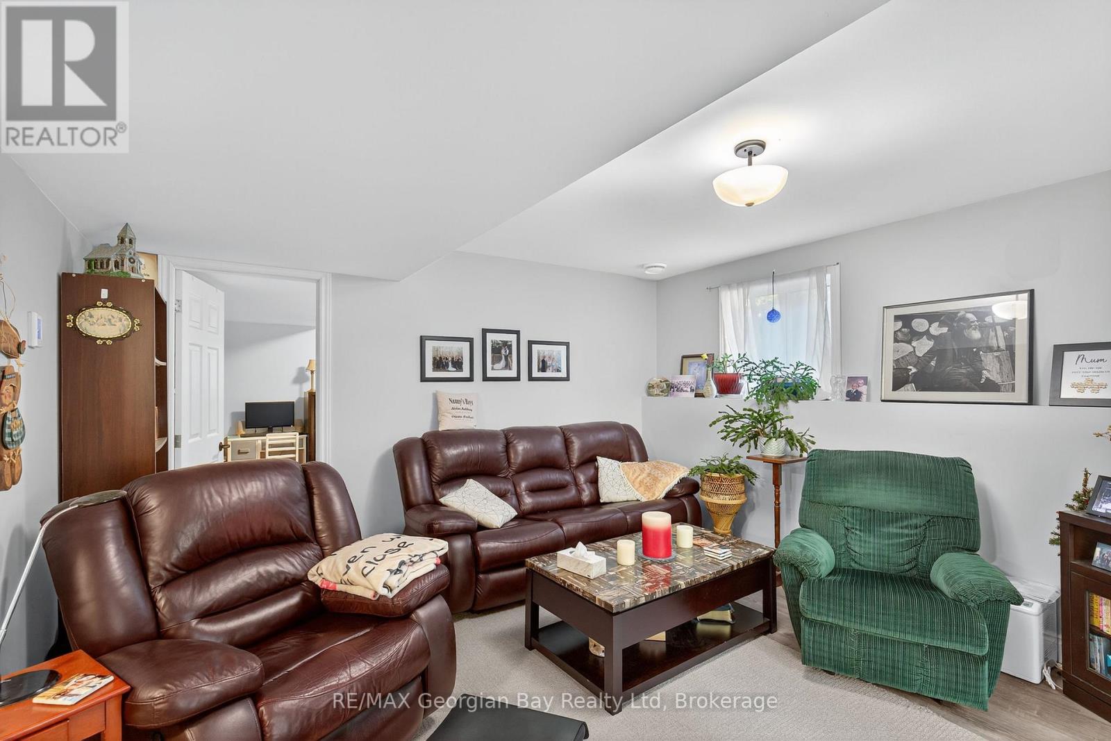 10 King Road, Tay (Waubaushene), Ontario  L0K 2C0 - Photo 28 - S12454648
