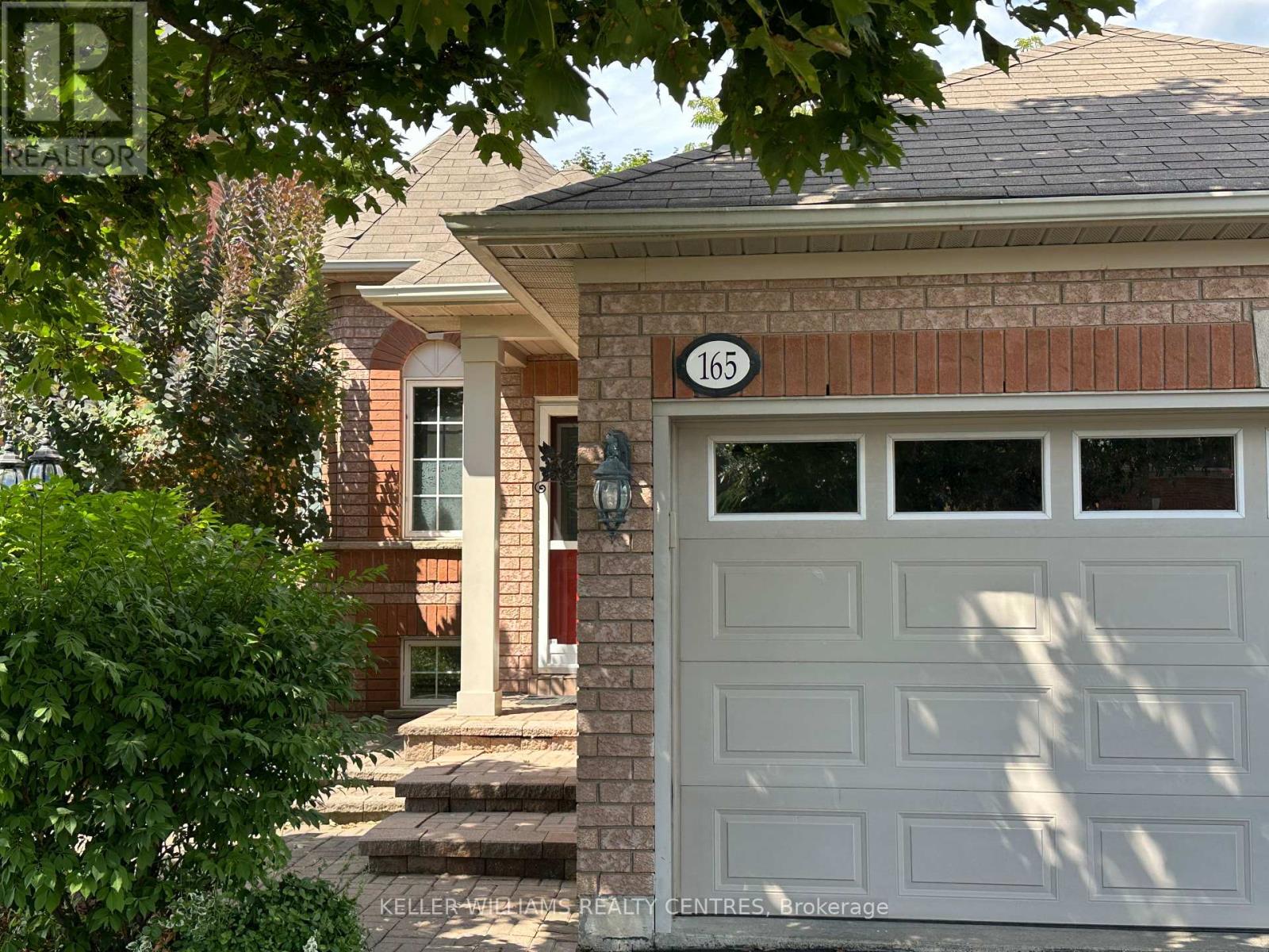 165 Clearmeadow Boulevard, Newmarket, Ontario  L3X 2E4 - Photo 2 - N12453455