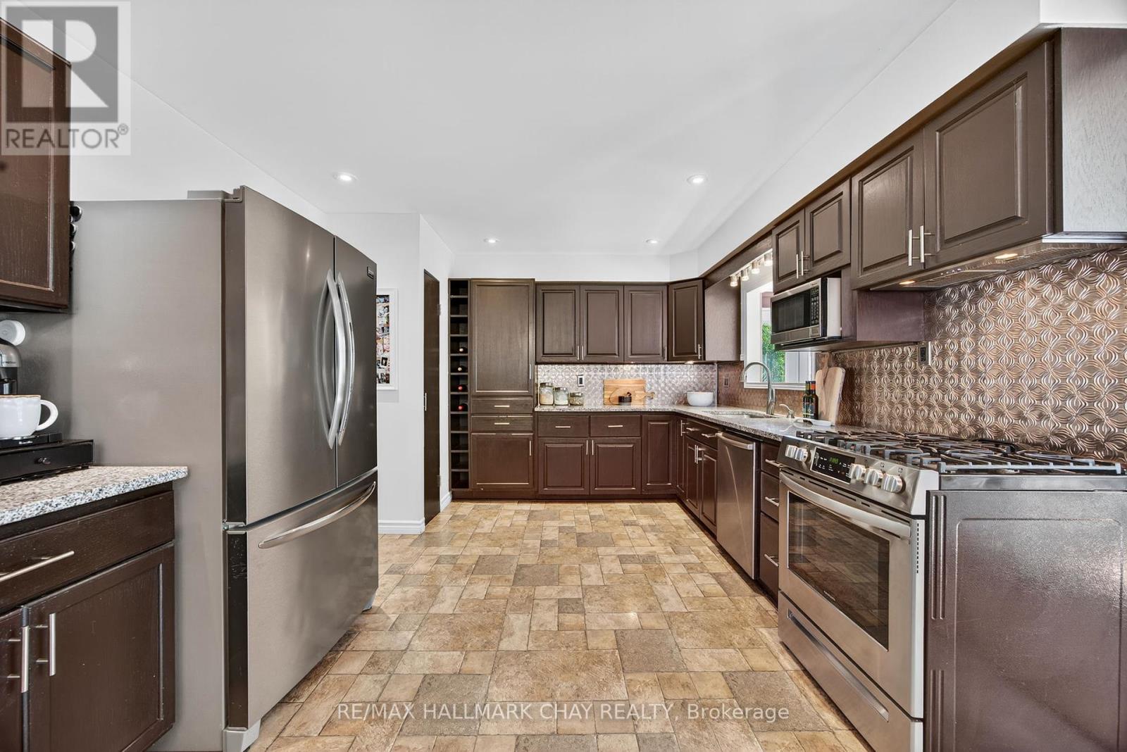 209 Newholme Circle, Innisfil (Stroud), Ontario  L9S 1E9 - Photo 11 - N12454509