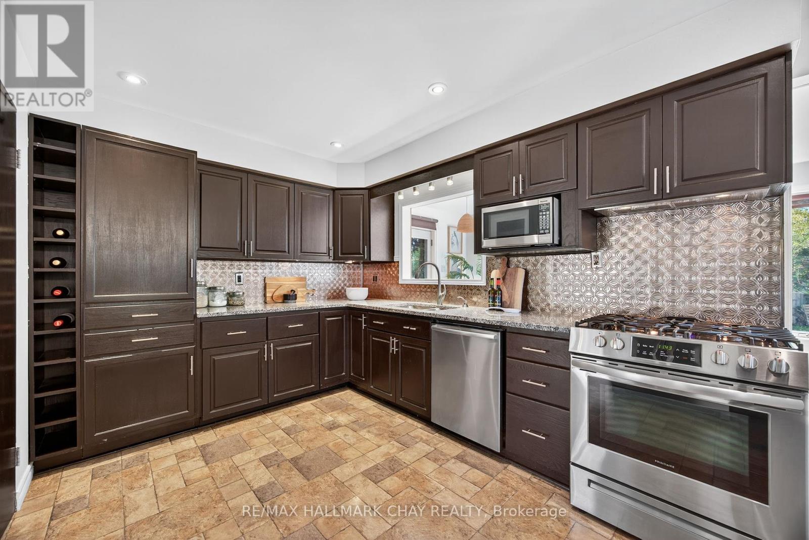 209 Newholme Circle, Innisfil (Stroud), Ontario  L9S 1E9 - Photo 12 - N12454509