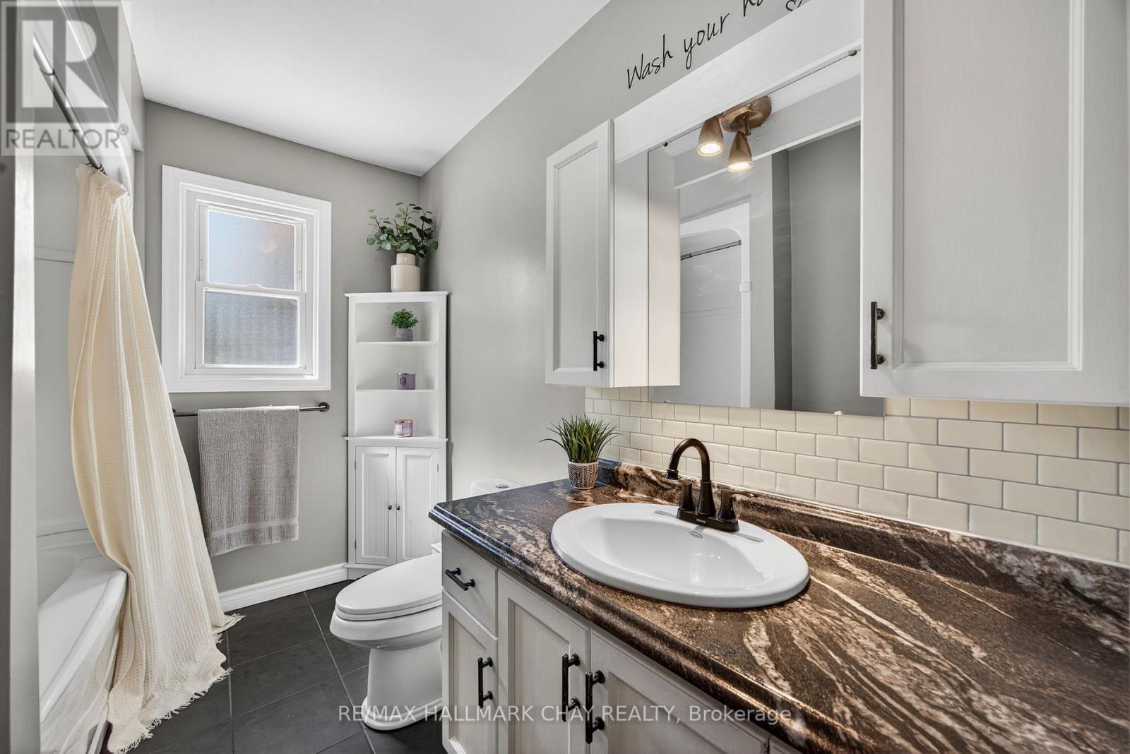 209 Newholme Circle, Innisfil (Stroud), Ontario  L9S 1E9 - Photo 19 - N12454509