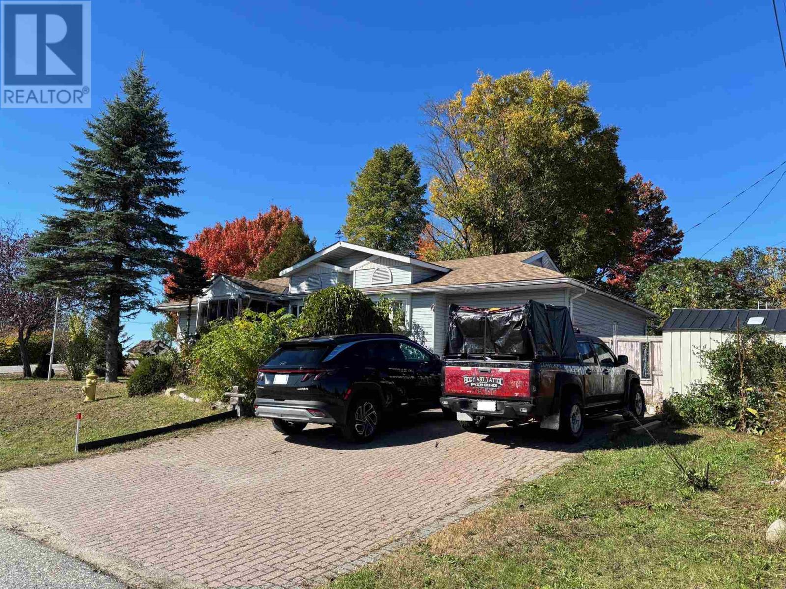 30 Denison Rd, Elliot Lake, Ontario  P5A 1L7 - Photo 2 - SM252909