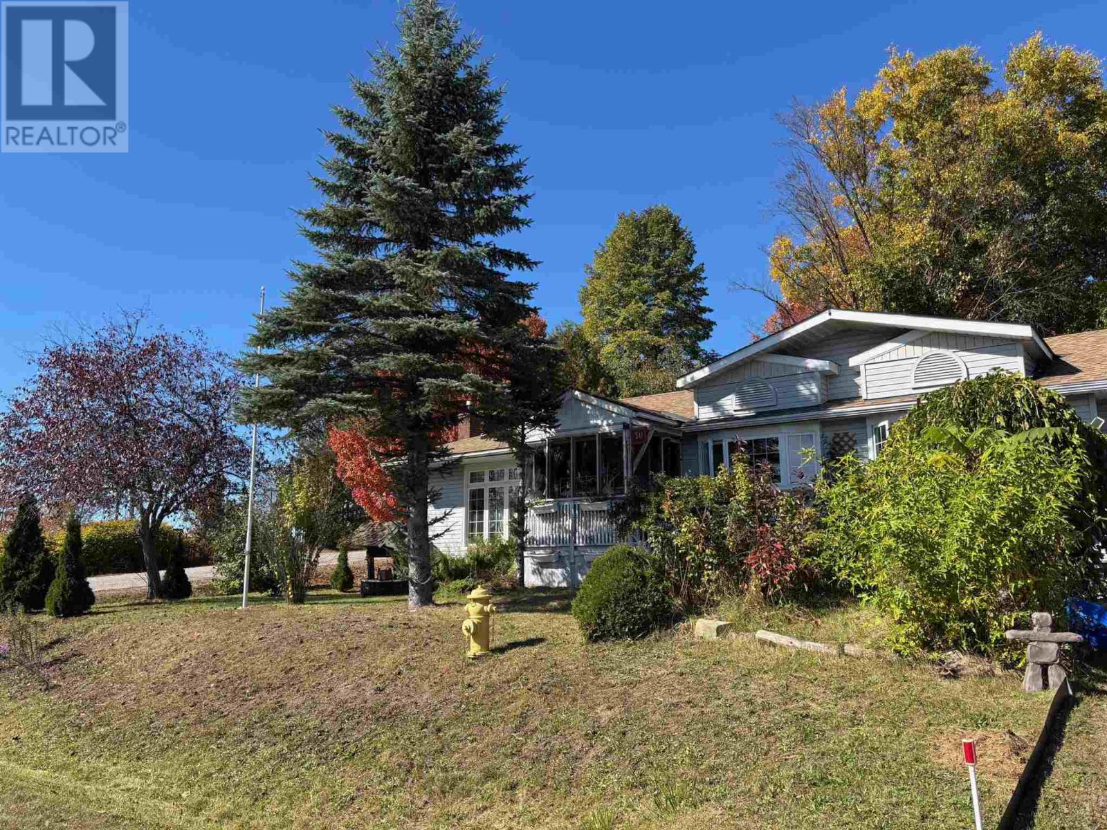 30 Denison Rd, Elliot Lake, Ontario  P5A 1L7 - Photo 3 - SM252909