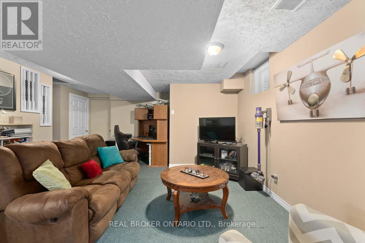 131 Ruffet Drive, Barrie, Ontario  L4N 0N6 - Photo 22 - S12454508