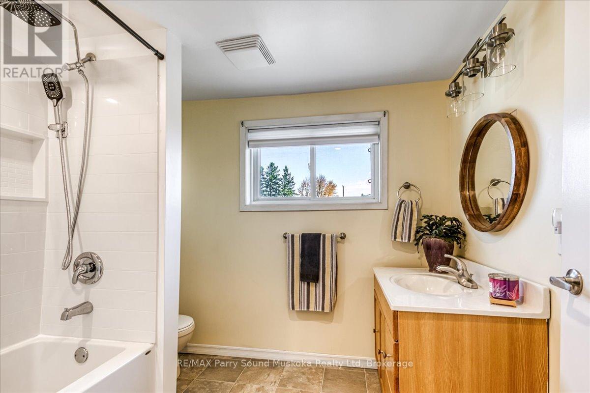 216 Arthur Street, West Nipissing, Ontario  P2B 1E7 - Photo 27 - X12454655