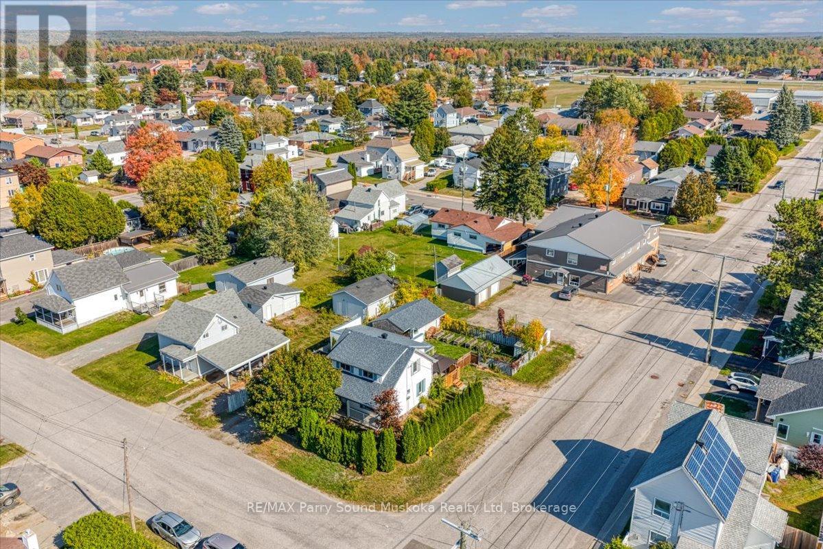 216 Arthur Street, West Nipissing, Ontario  P2B 1E7 - Photo 6 - X12454655