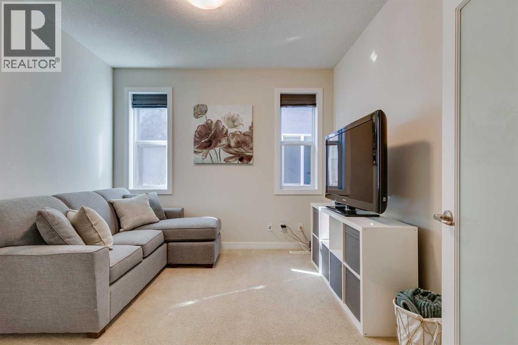 522 Mahogany Manor Se, Calgary, Alberta  T3M 0Y3 - Photo 3 - A2262774