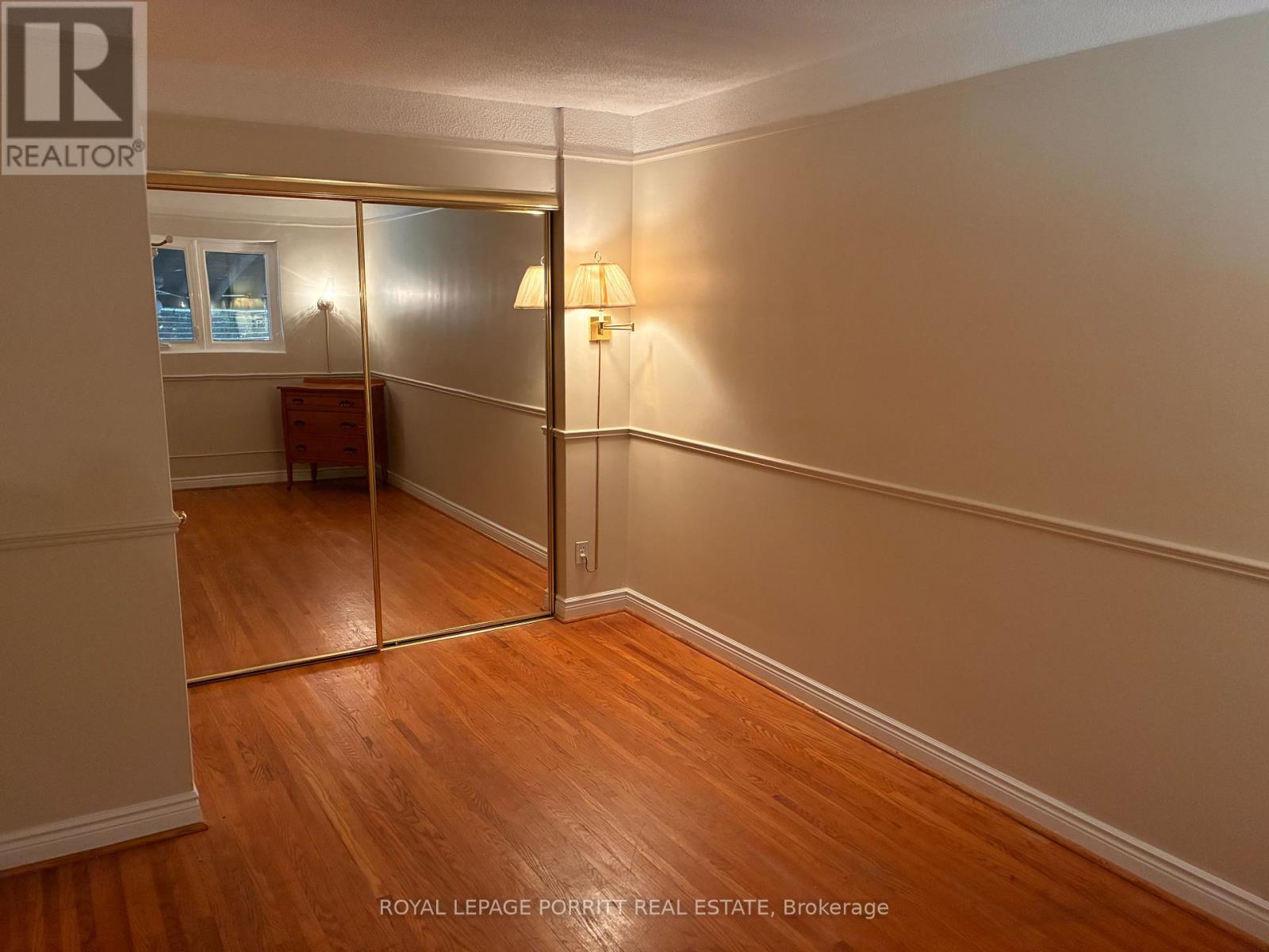 3628 Anniversary Road, Mississauga, Ontario  L5C 2G1 - Photo 3 - W12450273