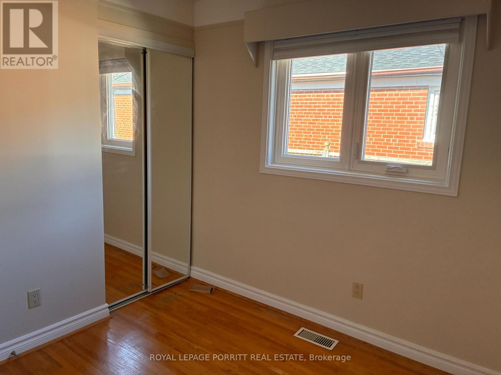 3628 Anniversary Road, Mississauga, Ontario  L5C 2G1 - Photo 4 - W12450273