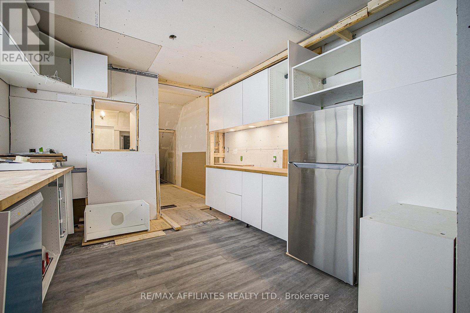 20 Montague Street, Smiths Falls, Ontario  K7A 2M1 - Photo 4 - X12454626