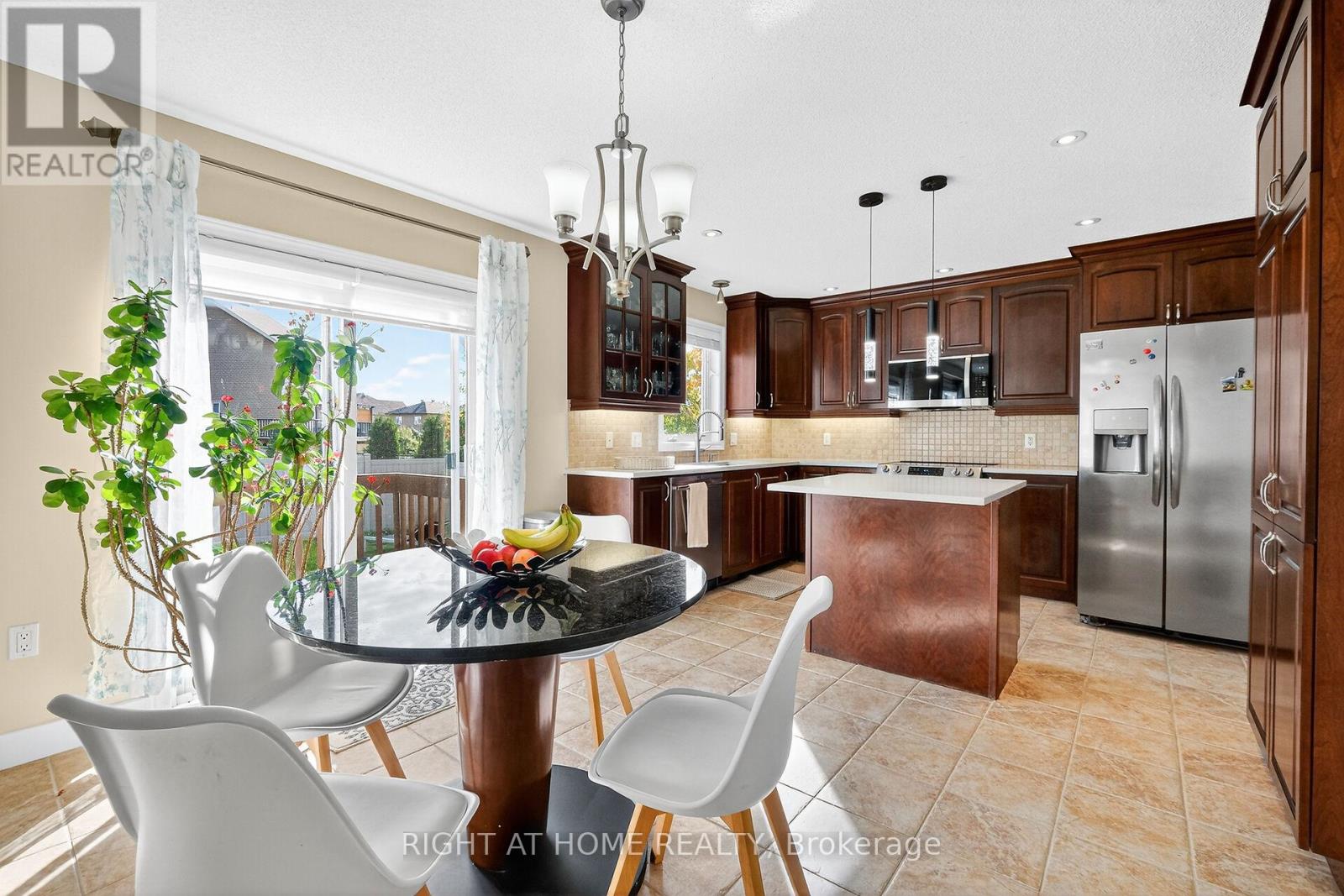380 Quartz Avenue N, Clarence-Rockland, Ontario  K4K 0C7 - Photo 14 - X12454632