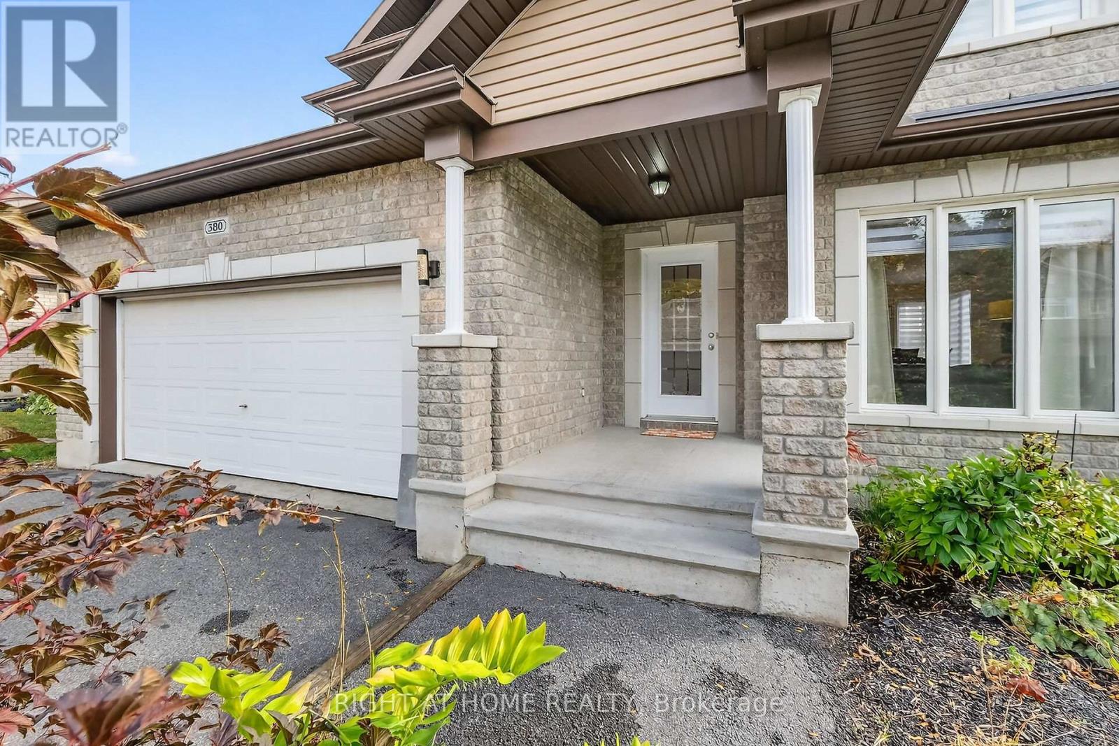 380 Quartz Avenue N, Clarence-Rockland, Ontario  K4K 0C7 - Photo 2 - X12454632