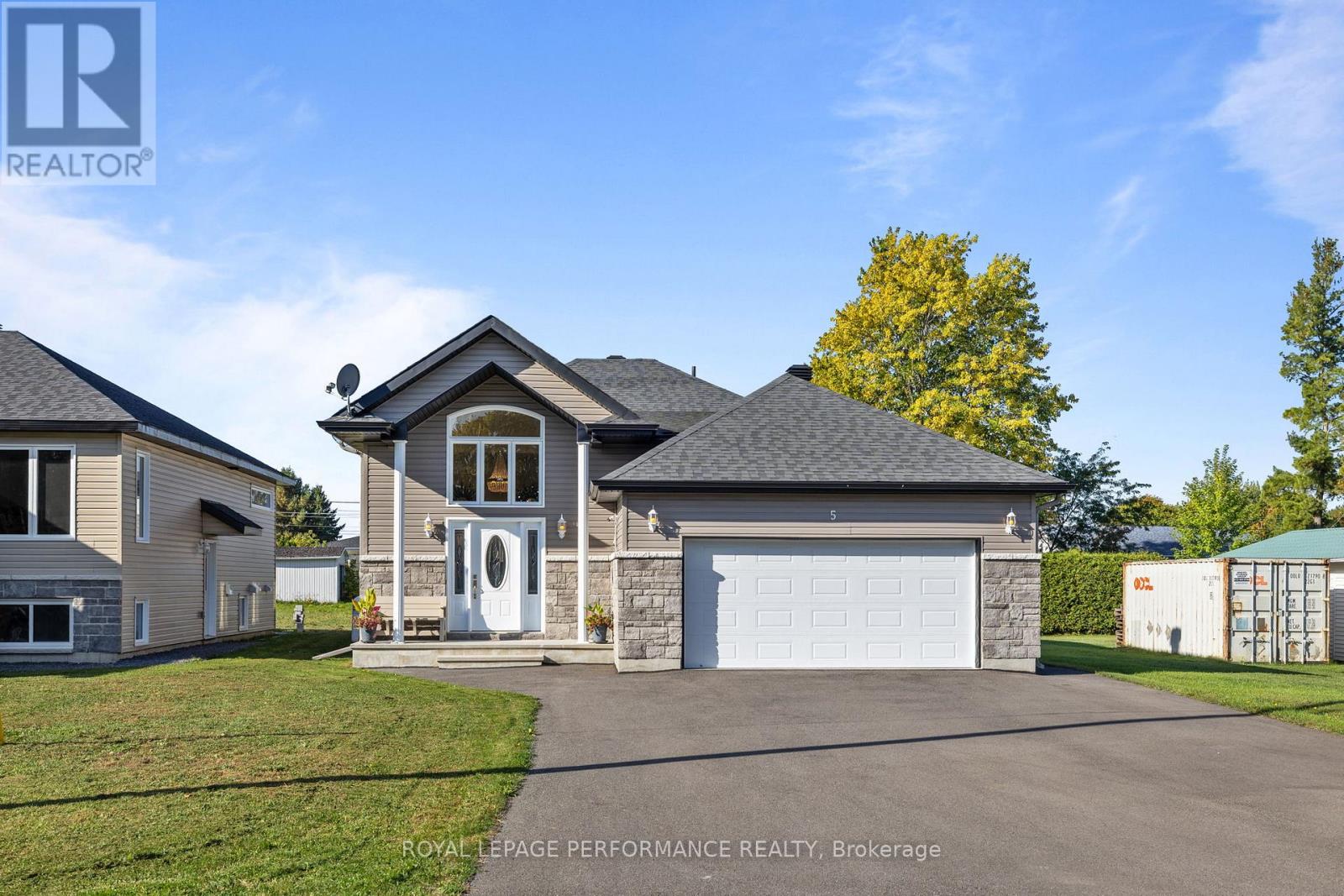 5 Lamoureux Street, The Nation, Ontario  K0G 1L0 - Photo 2 - X12454653