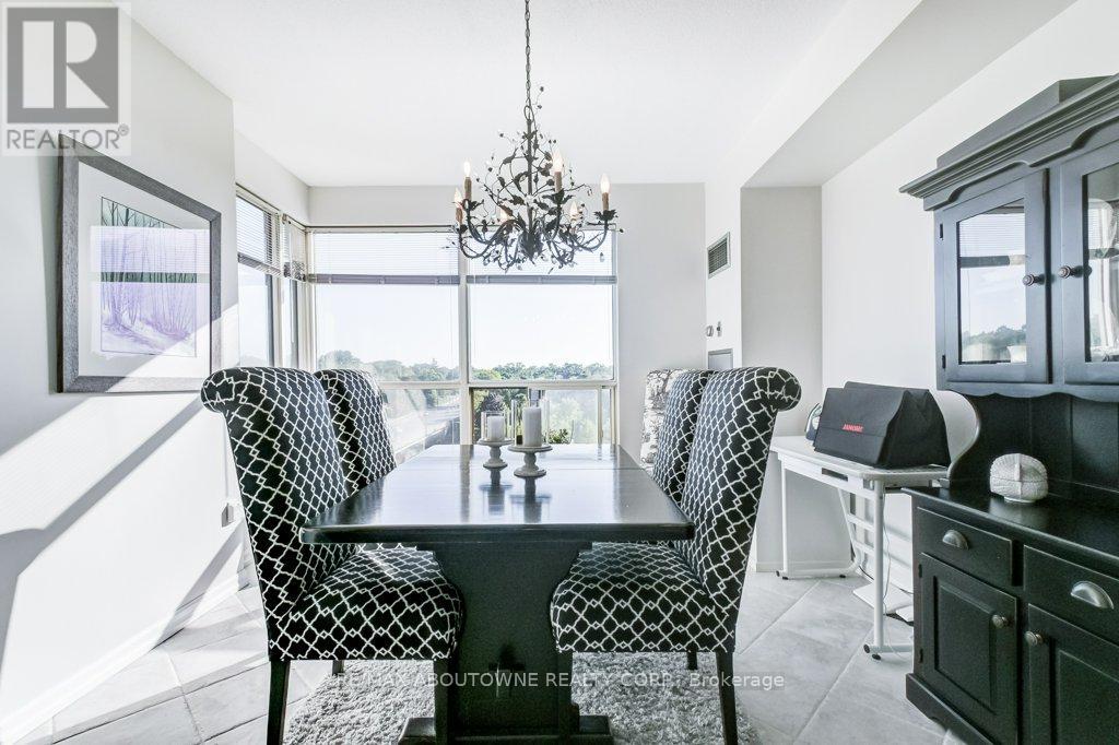 519 - 2511 Lakeshore Road W, Oakville, Ontario  L6L 6L9 - Photo 12 - W12454430