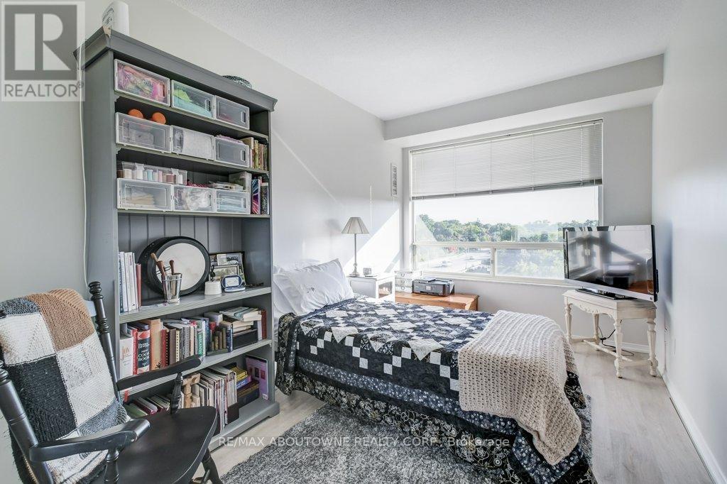 519 - 2511 Lakeshore Road W, Oakville, Ontario  L6L 6L9 - Photo 19 - W12454430