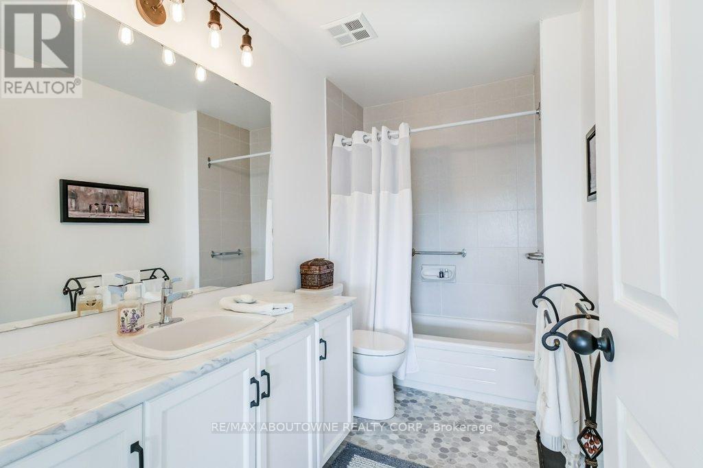 519 - 2511 Lakeshore Road W, Oakville, Ontario  L6L 6L9 - Photo 20 - W12454430