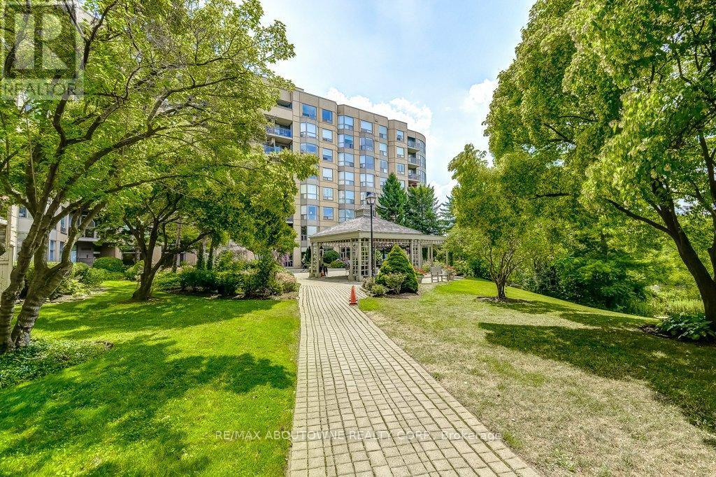 519 - 2511 Lakeshore Road W, Oakville, Ontario  L6L 6L9 - Photo 28 - W12454430