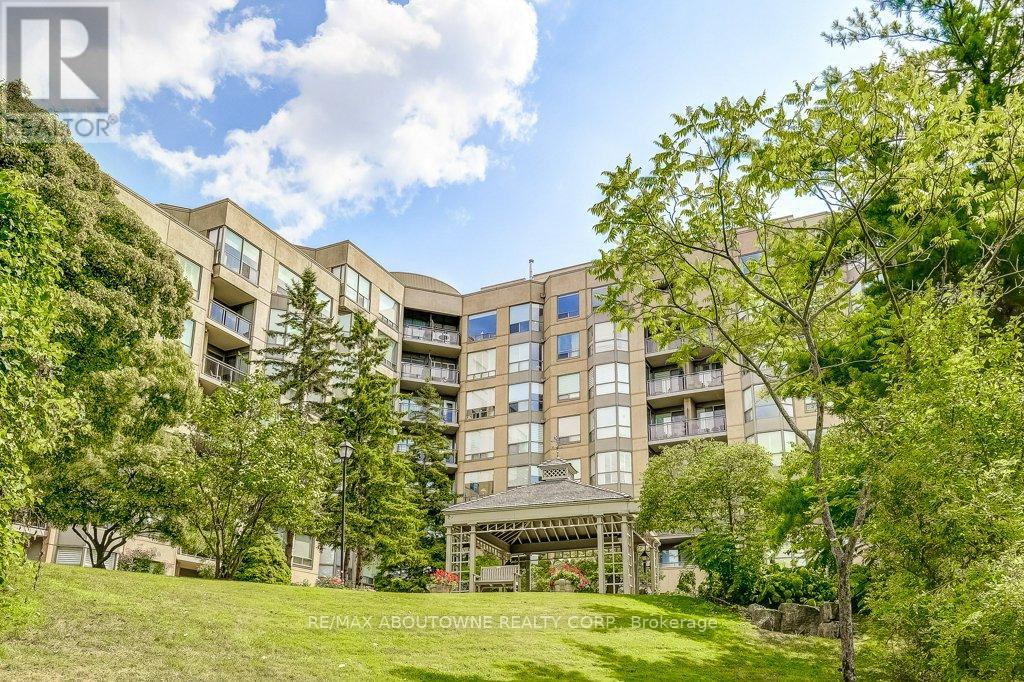 519 - 2511 Lakeshore Road W, Oakville, Ontario  L6L 6L9 - Photo 31 - W12454430