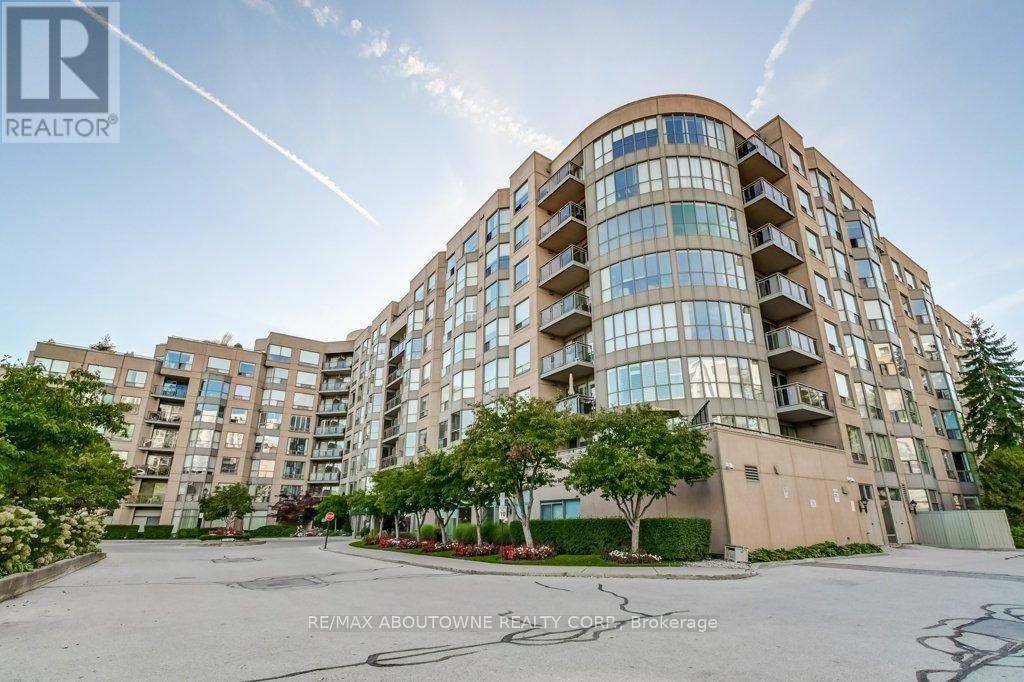 519 - 2511 Lakeshore Road W, Oakville, Ontario  L6L 6L9 - Photo 4 - W12454430
