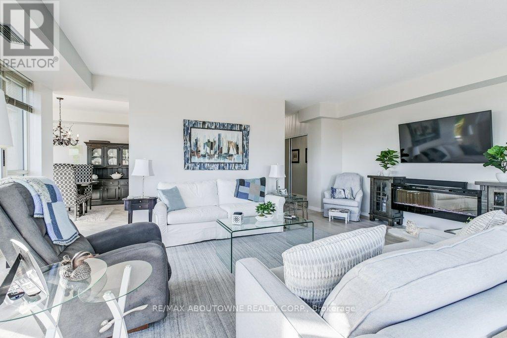 519 - 2511 Lakeshore Road W, Oakville, Ontario  L6L 6L9 - Photo 7 - W12454430