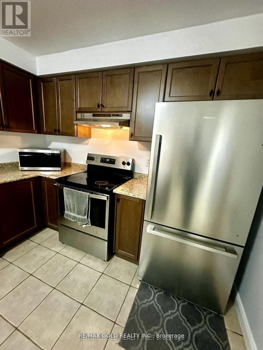 812 Fowles Court, Milton, Ontario  L9T 0Z8 - Photo 6 - W12454436