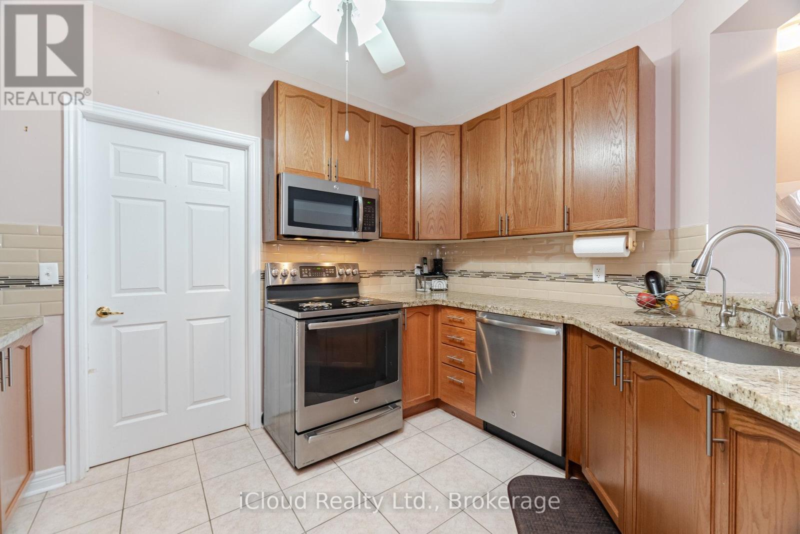 408 - 443 Centennial Forest Drive, Milton, Ontario  L9T 6A1 - Photo 12 - W12454449