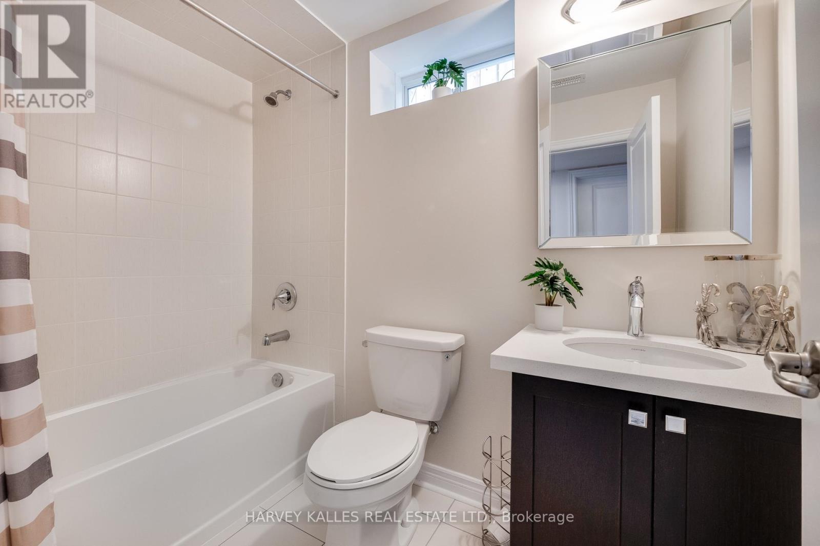 235 Harold Dent Trail N, Oakville, Ontario  L6M 1S3 - Photo 37 - W12454462