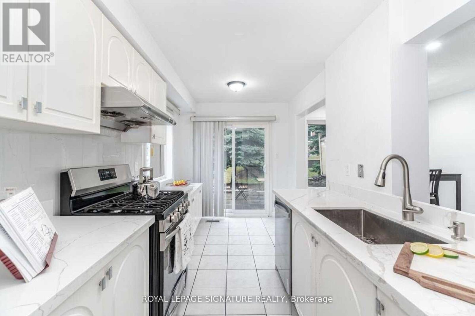 45 - 1591 South Parade Court, Mississauga, Ontario  L5M 6G1 - Photo 6 - W12454465