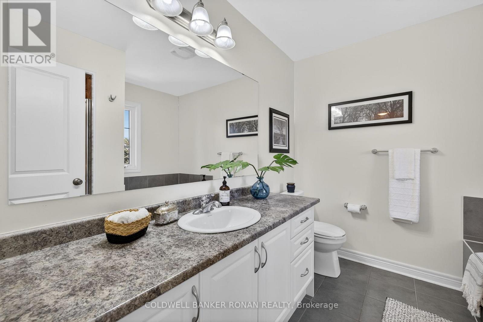 10 Mccardy Court, Caledon, Ontario  L7C 3X1 - Photo 23 - W12454474