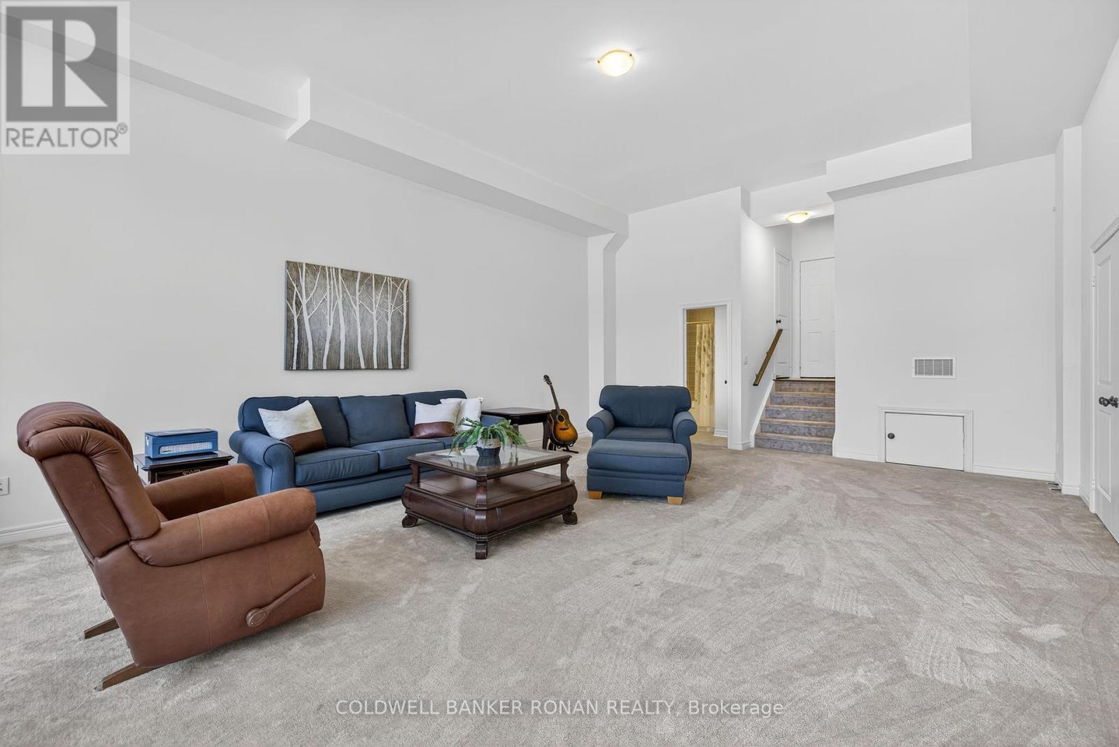 10 Mccardy Court, Caledon, Ontario  L7C 3X1 - Photo 4 - W12454474