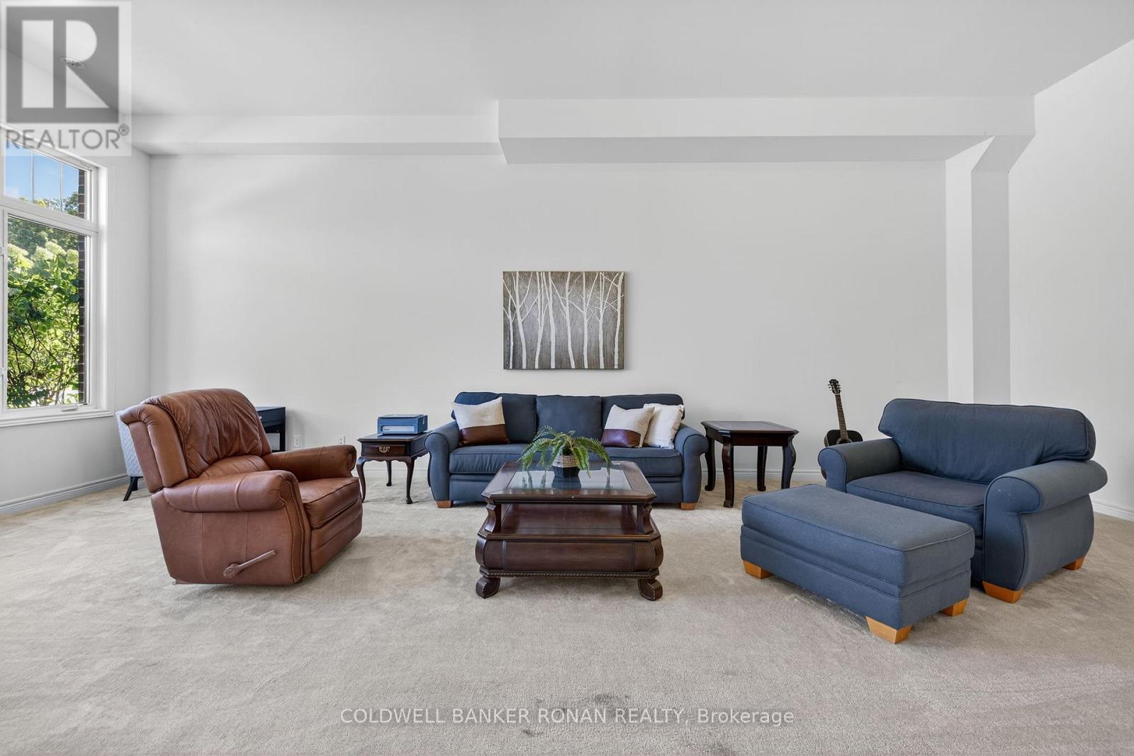 10 Mccardy Court, Caledon, Ontario  L7C 3X1 - Photo 5 - W12454474