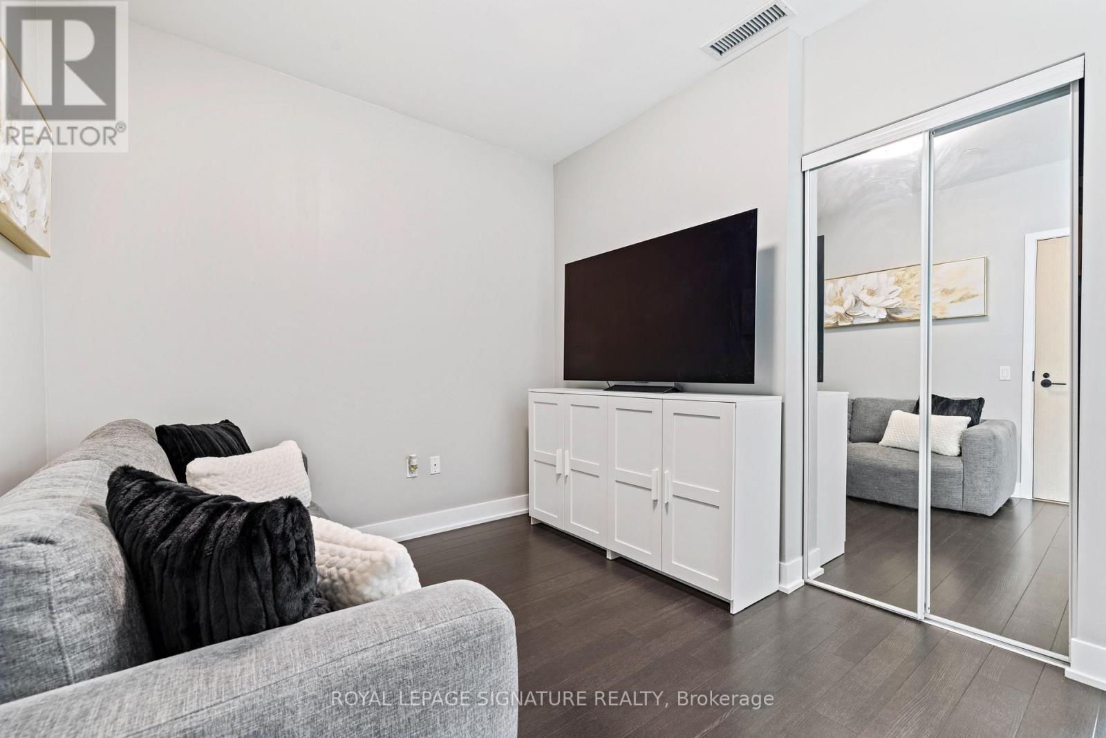 713 - 60 George Butchart Drive, Toronto, Ontario  M3K 0E1 - Photo 6 - W12454483