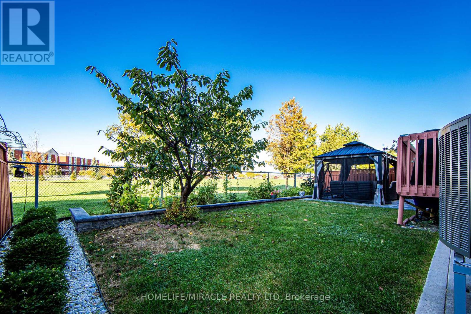 89 Woodlot Crescent, Toronto, Ontario  M9W 6T3 - Photo 10 - W12454529